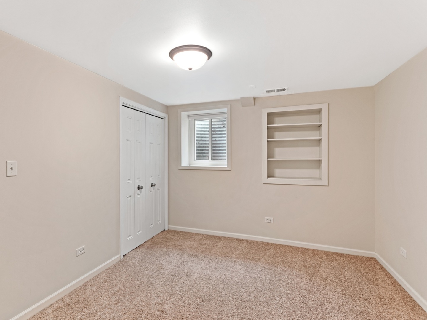 470 East Westleigh Road Lake Forest, IL 60045 - Photo 20 of 28 a view of empty room with windows