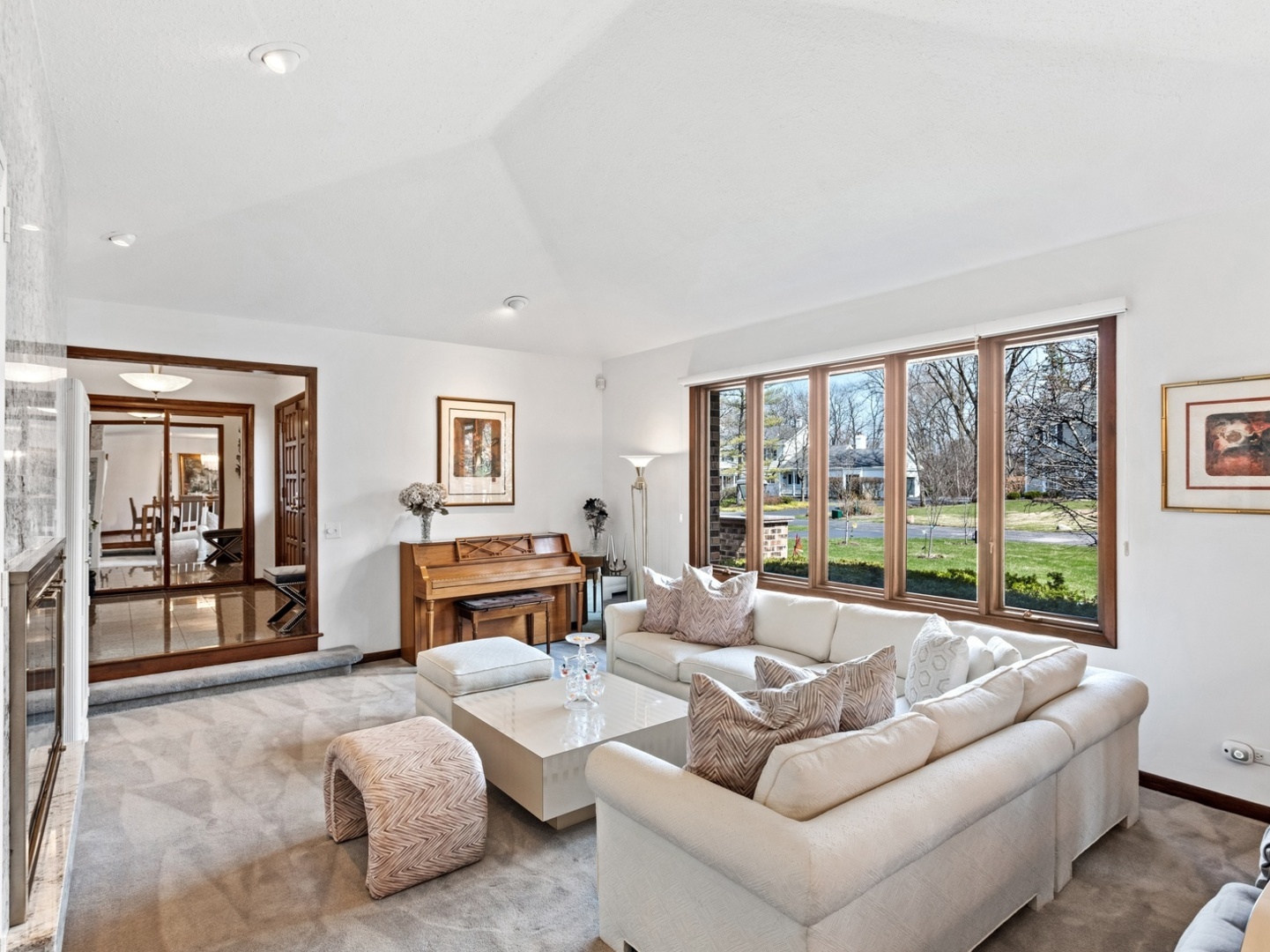 470 East Westleigh Road Lake Forest, IL 60045 - Photo 4 of 28 a living room with furniture and a large window
