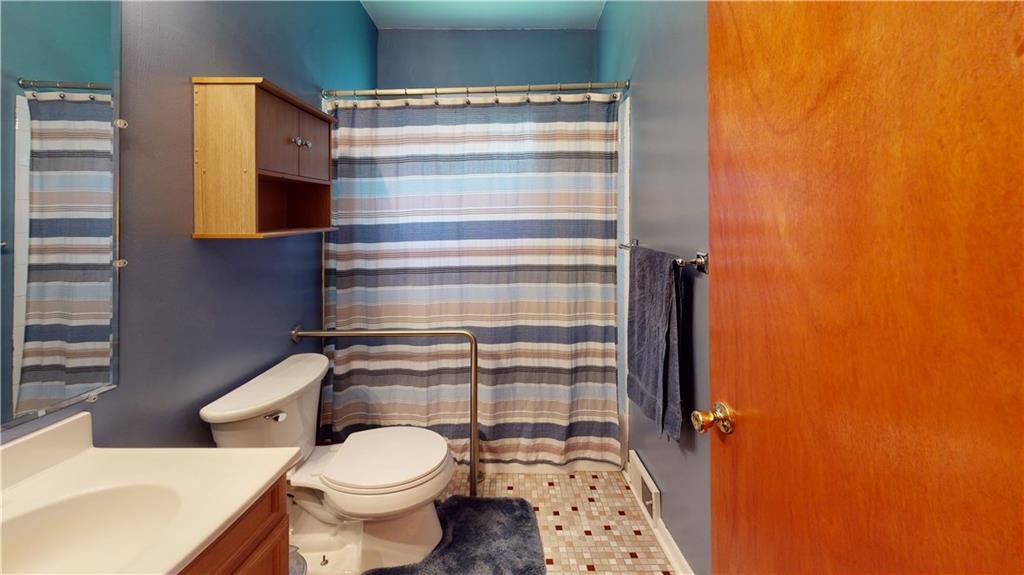 423 Unity Trestle Road Pittsburgh, PA 15239 - Photo 10 of 16