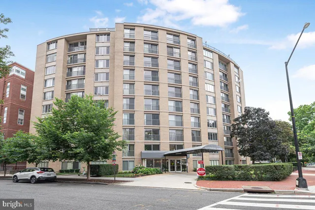 $3,300 | 1239 Vermont Avenue Northwest, Unit 902, Washington, DC 20005