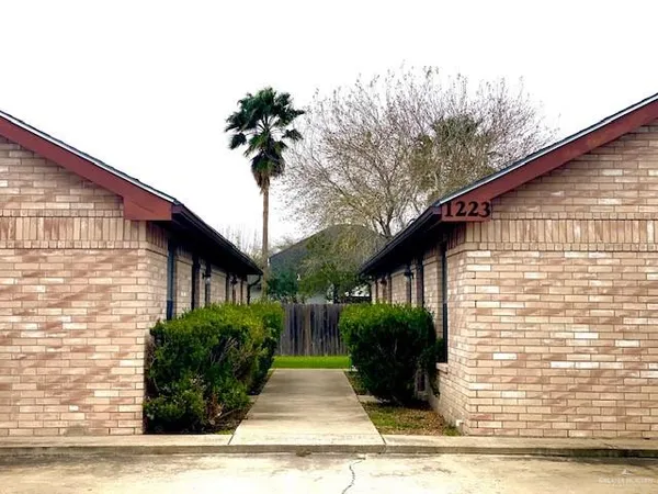 $900 | 1223 West Carmen Avenue, Unit 3, Edinburg, TX 78541