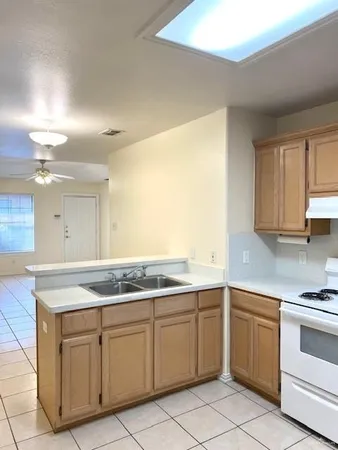 $900 | 1223 West Carmen Avenue, Unit 3, Edinburg, TX 78541