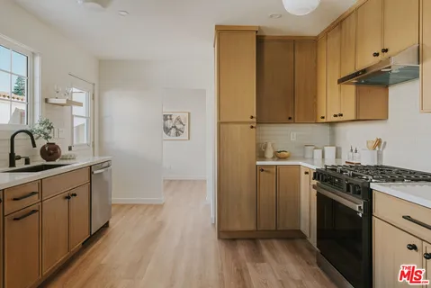 $949,995 | 3439 West 59th Place, Los Angeles, CA 90043