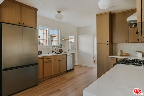 $949,995 | 3439 West 59th Place, Los Angeles, CA 90043