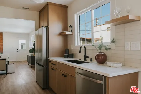 $949,995 | 3439 West 59th Place, Los Angeles, CA 90043