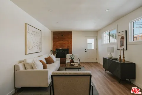 $949,995 | 3439 West 59th Place, Los Angeles, CA 90043