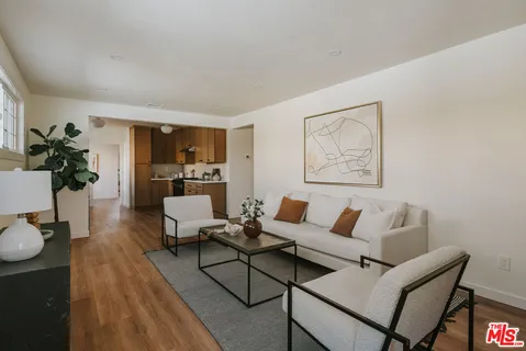 $949,995 | 3439 West 59th Place, Los Angeles, CA 90043