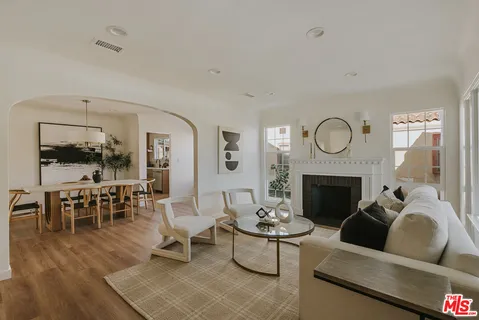 $949,995 | 3439 West 59th Place, Los Angeles, CA 90043