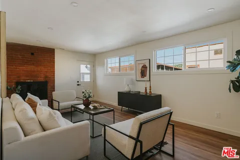 $949,995 | 3439 West 59th Place, Los Angeles, CA 90043