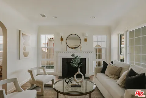 $949,995 | 3439 West 59th Place, Los Angeles, CA 90043