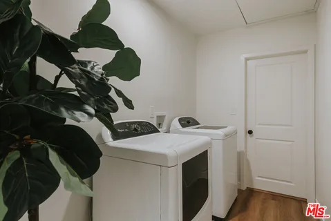 $949,995 | 3439 West 59th Place, Los Angeles, CA 90043