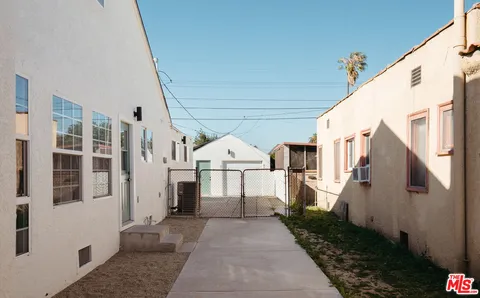 $949,995 | 3439 West 59th Place, Los Angeles, CA 90043