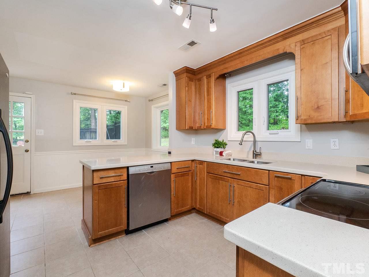 5412 Sylvan Lane Raleigh, NC 27613 - Photo 8 of 30