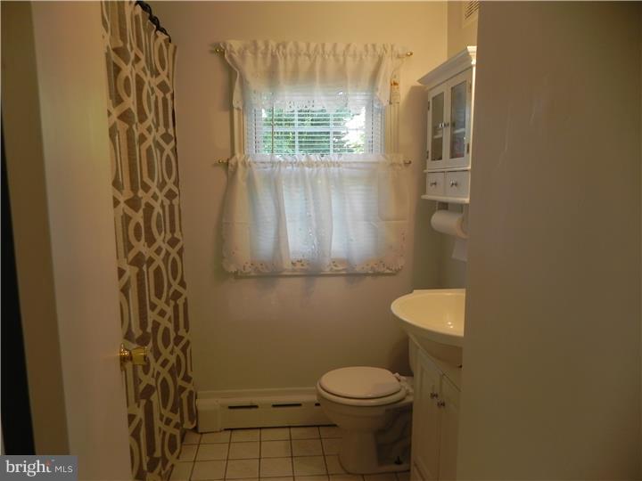 112 Old Point Road Wilmington, DE 19803 - Photo 14 of 20 Bathroom