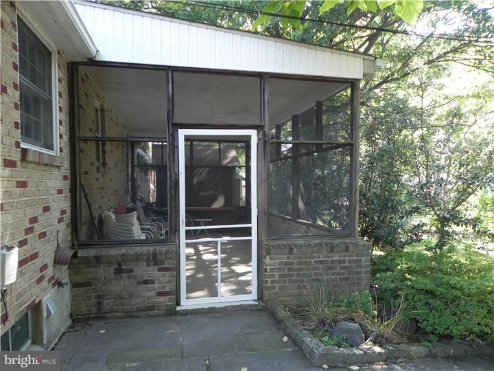 112 Old Point Road Wilmington, DE 19803 - Photo 17 of 20 Enclosed Porch