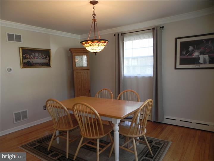 112 Old Point Road Wilmington, DE 19803 - Photo 3 of 20 Dining Room