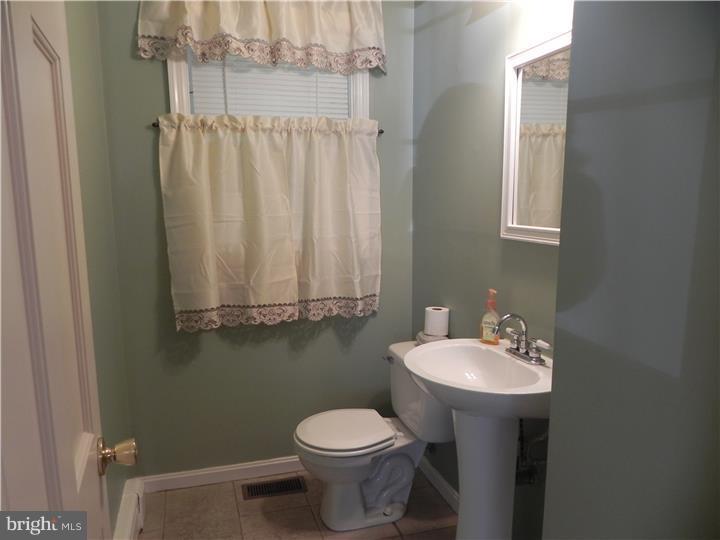 112 Old Point Road Wilmington, DE 19803 - Photo 6 of 20 Half Bath