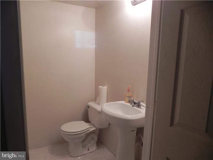 112 Old Point Road Wilmington, DE 19803 - Photo 10 of 20 Bathroom