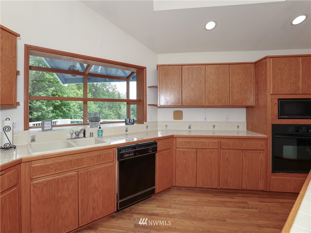 22932 Scotty Road Granite Falls, WA 98252 - Photo 11 of 39 Gallery Image 11