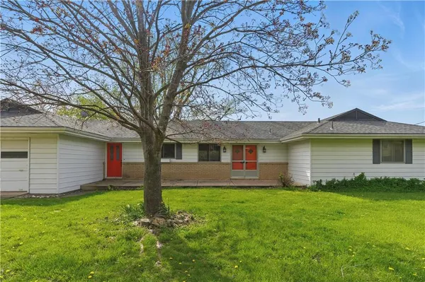 $850,000 | 13-P Lake Shore Drive, Lake Lotawana, MO 64086