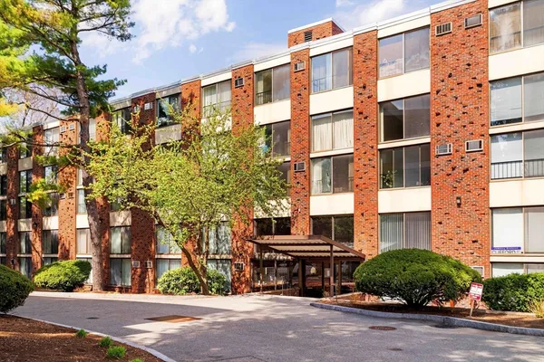 $408,000 | 993 Massachusetts Avenue, Unit 203, Arlington, MA 02476