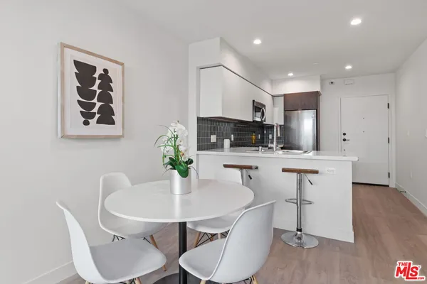 $2,850 | 132 Rosemont Avenue, Unit 101, Los Angeles, CA 90026