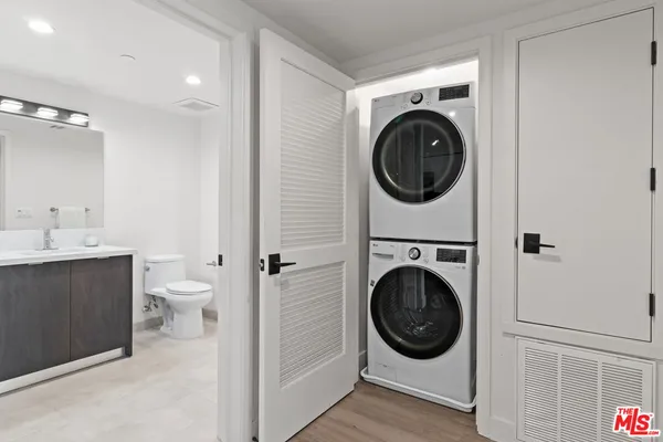 $2,850 | 132 Rosemont Avenue, Unit 101, Los Angeles, CA 90026