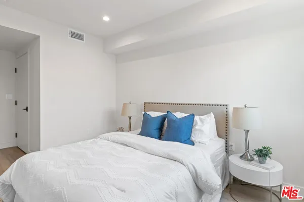 $2,850 | 132 Rosemont Avenue, Unit 101, Los Angeles, CA 90026