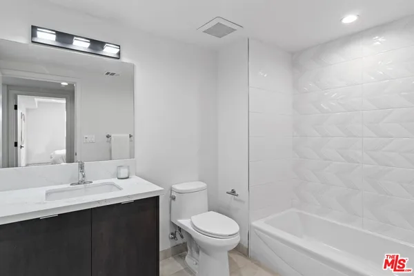 $2,850 | 132 Rosemont Avenue, Unit 101, Los Angeles, CA 90026