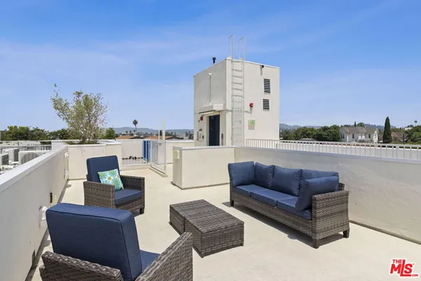 $2,850 | 132 Rosemont Avenue, Unit 101, Los Angeles, CA 90026