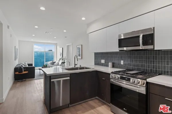 $2,850 | 132 Rosemont Avenue, Unit 101, Los Angeles, CA 90026