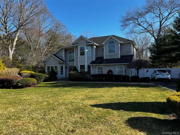 $7,500 | 6 Kara Court, Centereach, NY 11720