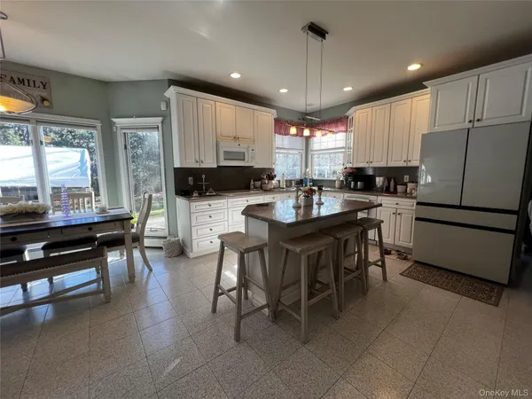 $7,500 | 6 Kara Court, Centereach, NY 11720
