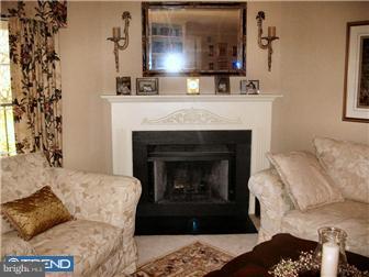 300 Valley Stream Lane Wayne, PA 19087 - Photo 4 of 12