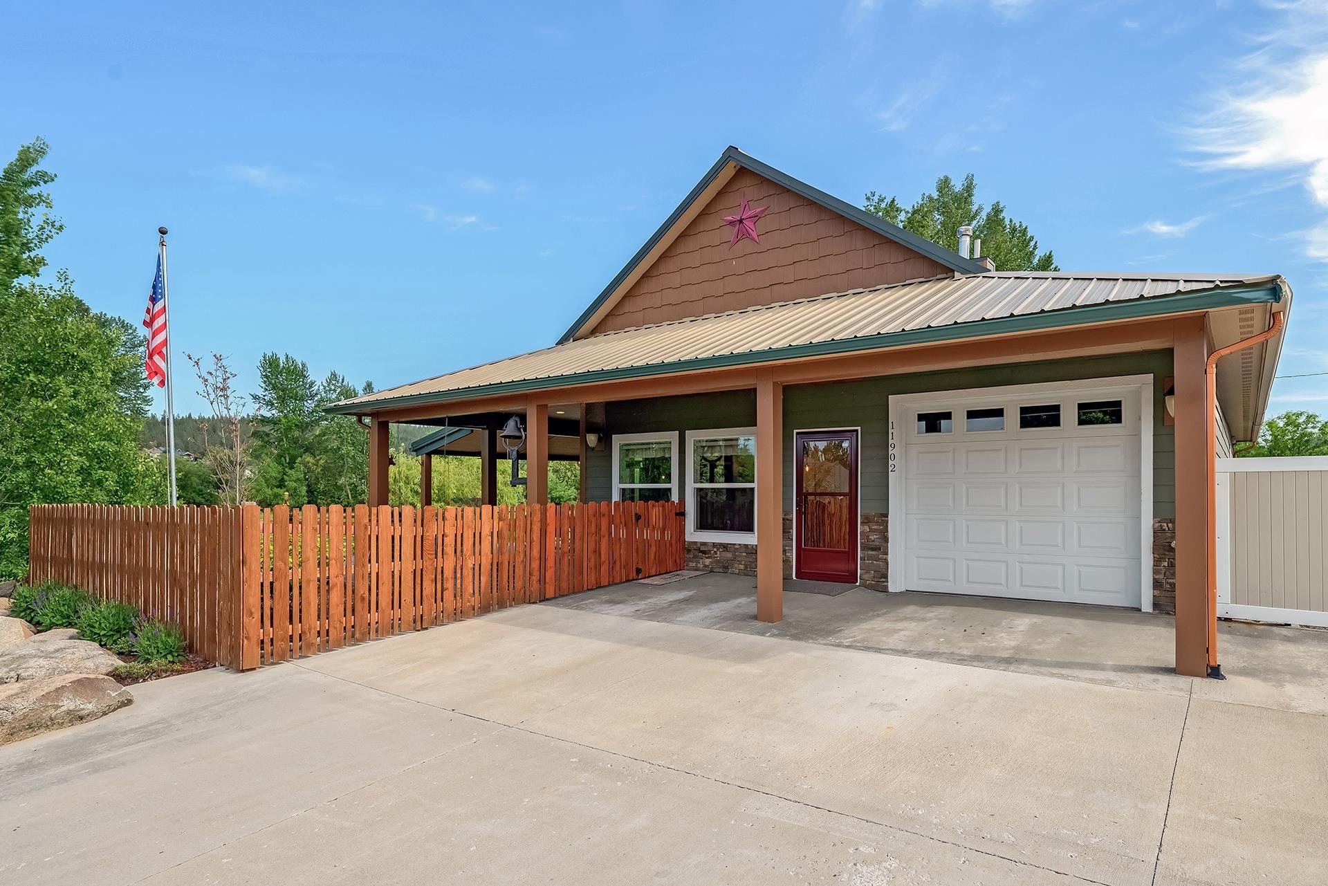 11902 East Thorpe Road Spokane, WA 99206 - Photo 1 of 36