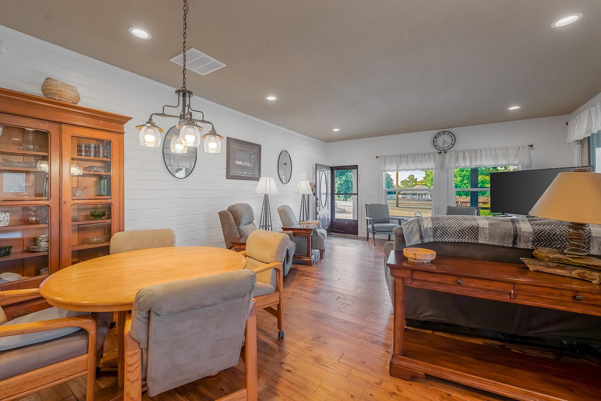11902 East Thorpe Road Spokane, WA 99206 - Photo 4 of 36