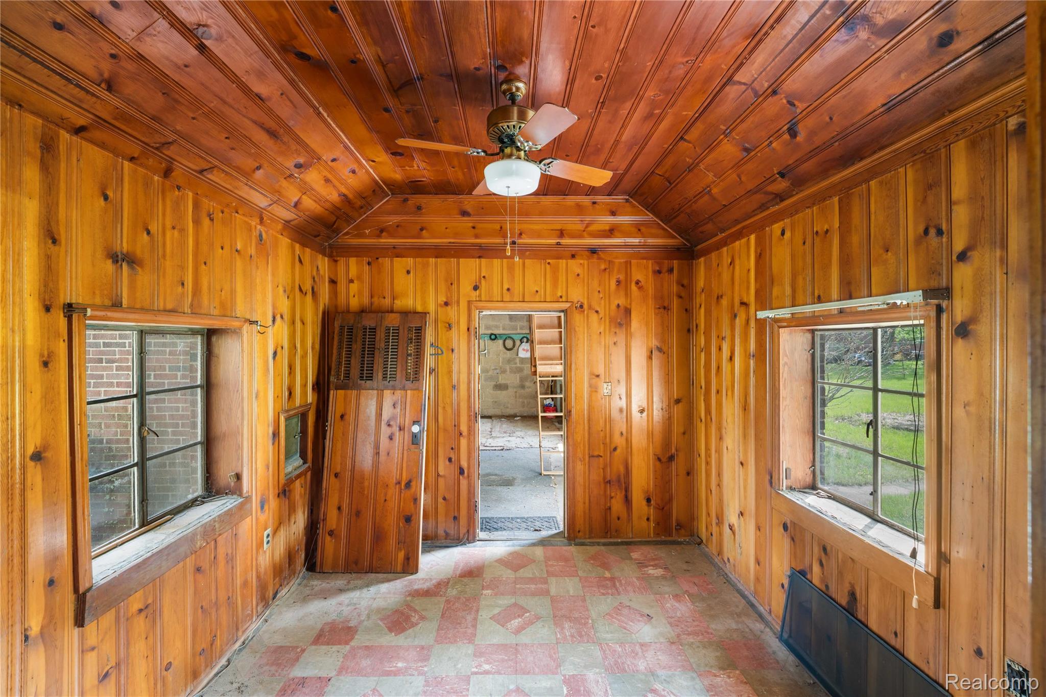 9282 Wayne Road Romulus, MI 48174 - Photo 11 of 39 8.jpg