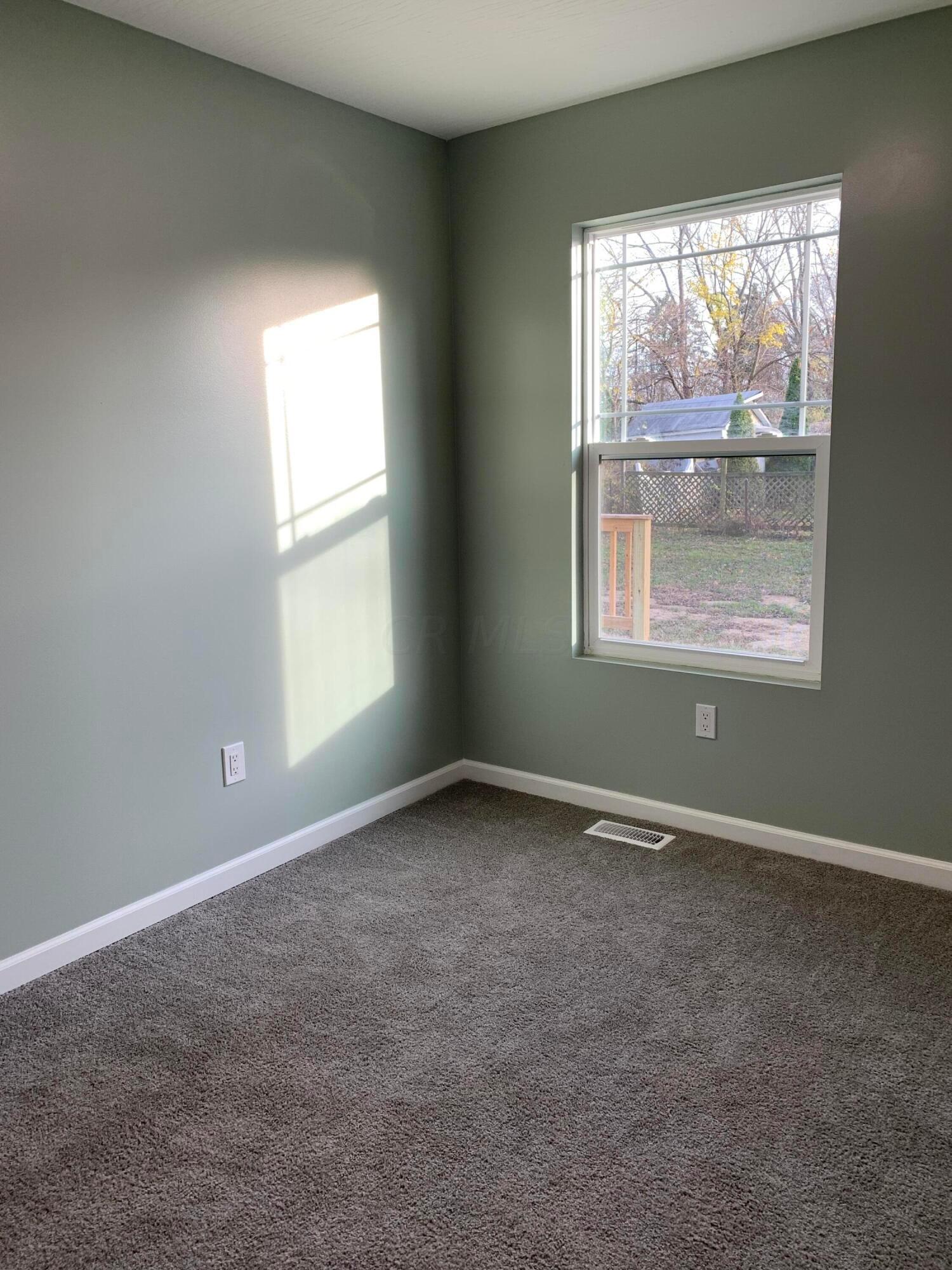 699 Hilock Road Columbus, OH 43207 - Photo 18 of 28 156C3259-914D-40E7-9FBD-8D1EBE375F74
