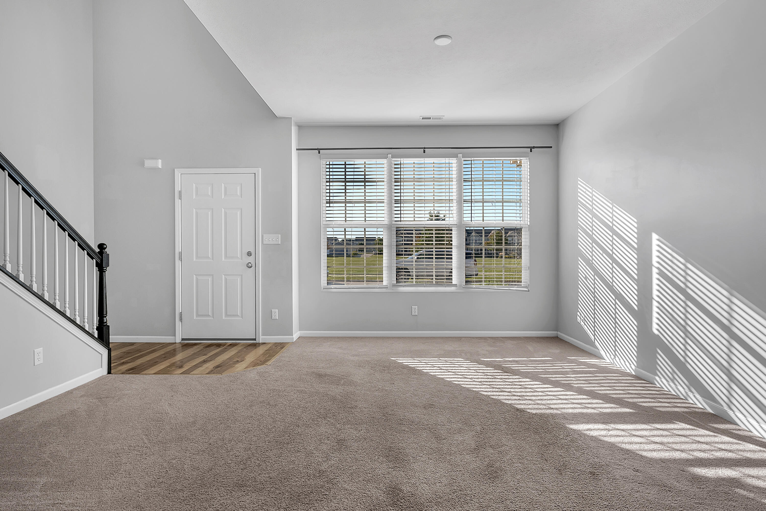 11421 Vermont Place Crown Point, IN 46307 - Photo 2 of 19 3000x2001