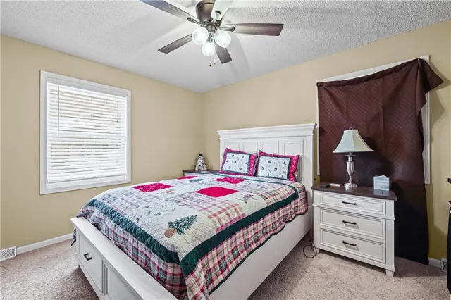 $325,000 | 2401 London Drive, Blue Springs, MO 64015