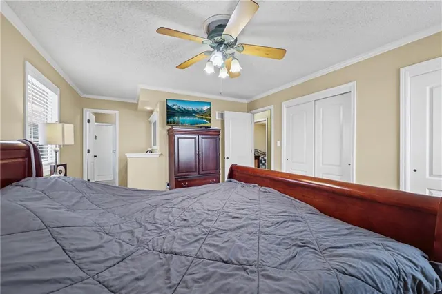 $325,000 | 2401 London Drive, Blue Springs, MO 64015