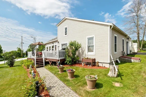 $339,900 | 423 East Alburgh Road, Alburgh, VT 05440