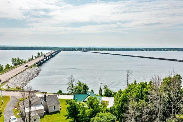 $339,900 | 423 East Alburgh Road, Alburgh, VT 05440