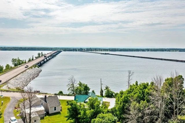 $359,000 | 423 East Alburgh Road, Alburgh, VT 05440
