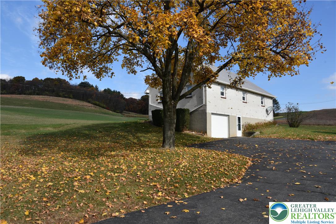 238 Grim Road Kutztown, PA 19530 - Photo 24 of 27 a backyard of a house