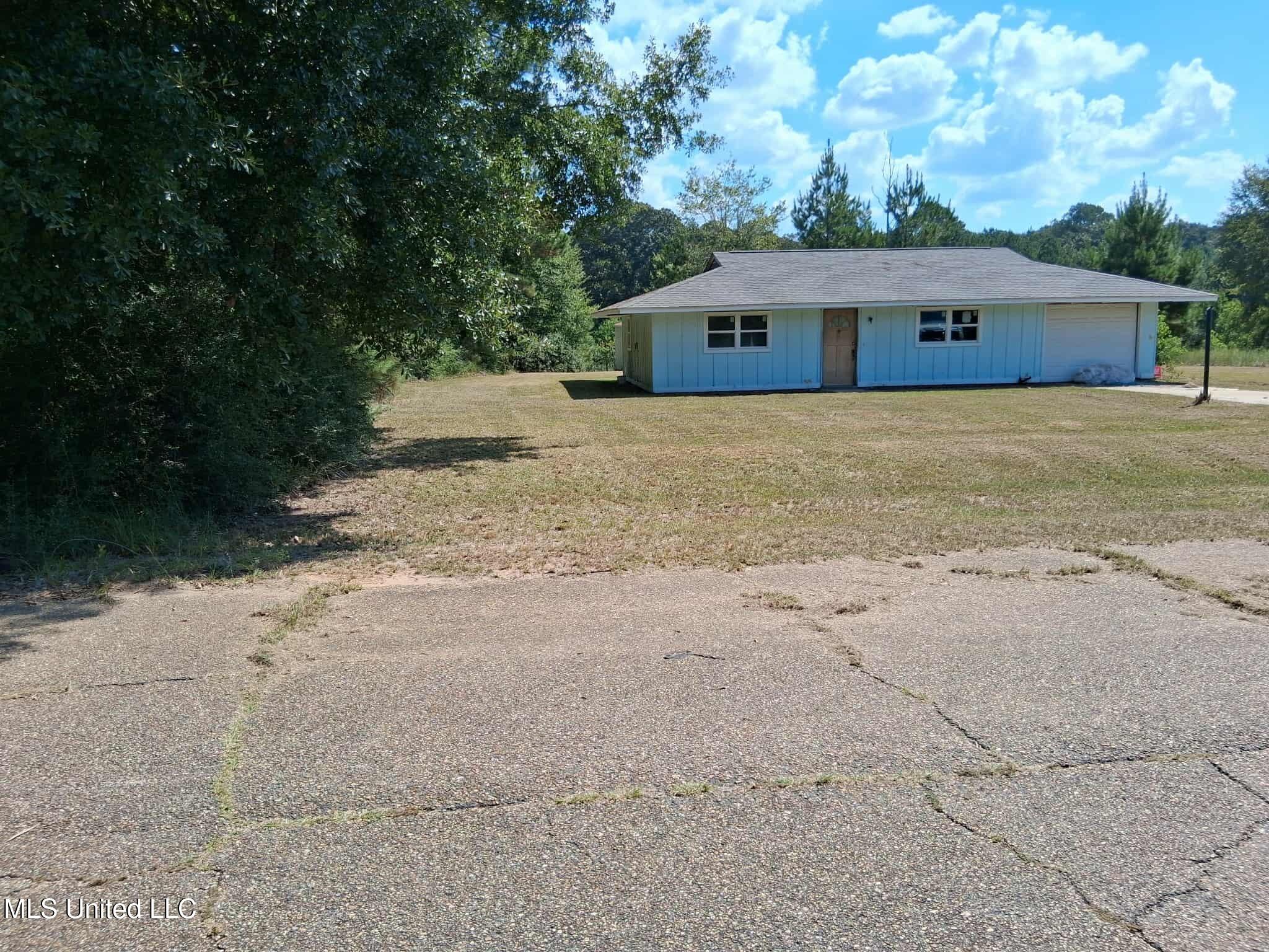 45 Ladner Drive Lumberton, MS 39455 - Photo 2 of 33 eccb094b-e2fc-424c-9e15-ecc9f2113c70