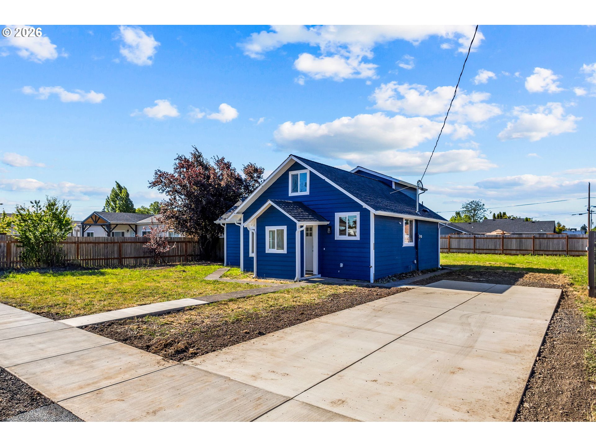 805 West Sherman Street Lebanon, OR 97355 - Photo 3 of 31