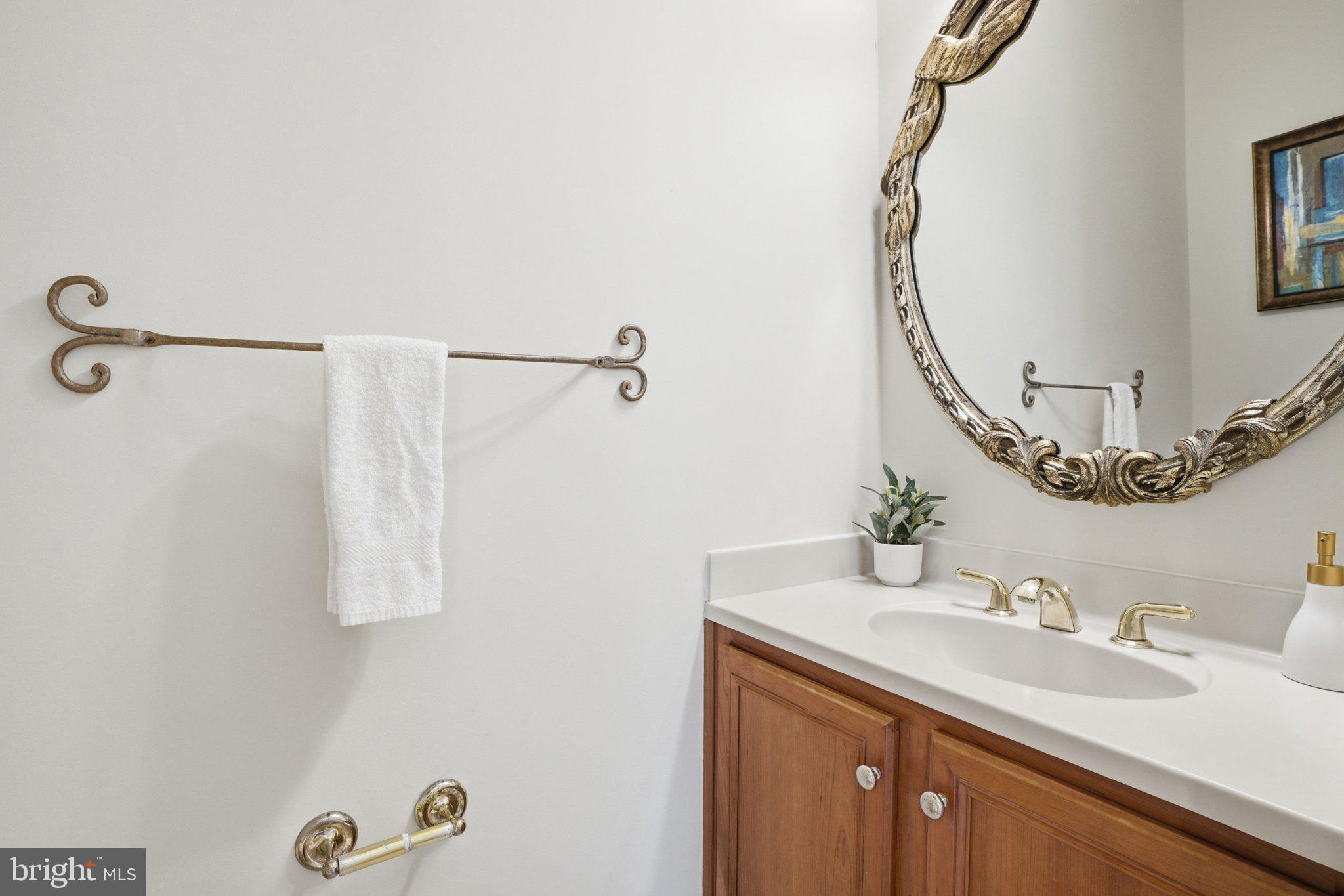 891 Chinquapin Road McLean, VA 22102 - Photo 22 of 78 Elegant bathroom with stylish accents.