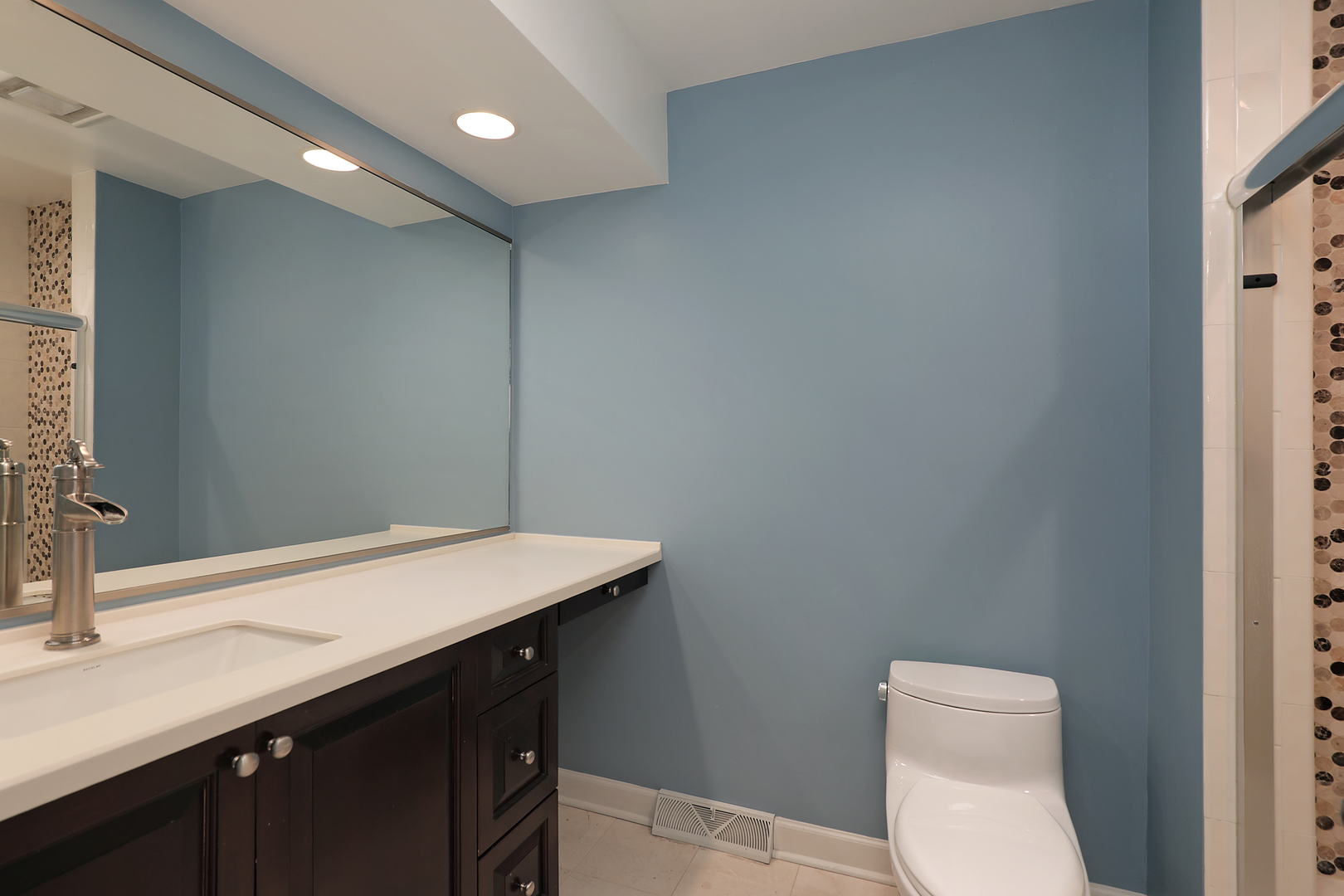 1150 Meadow Road Northbrook, IL 60062 - Photo 13 of 17 Gallery Image 13