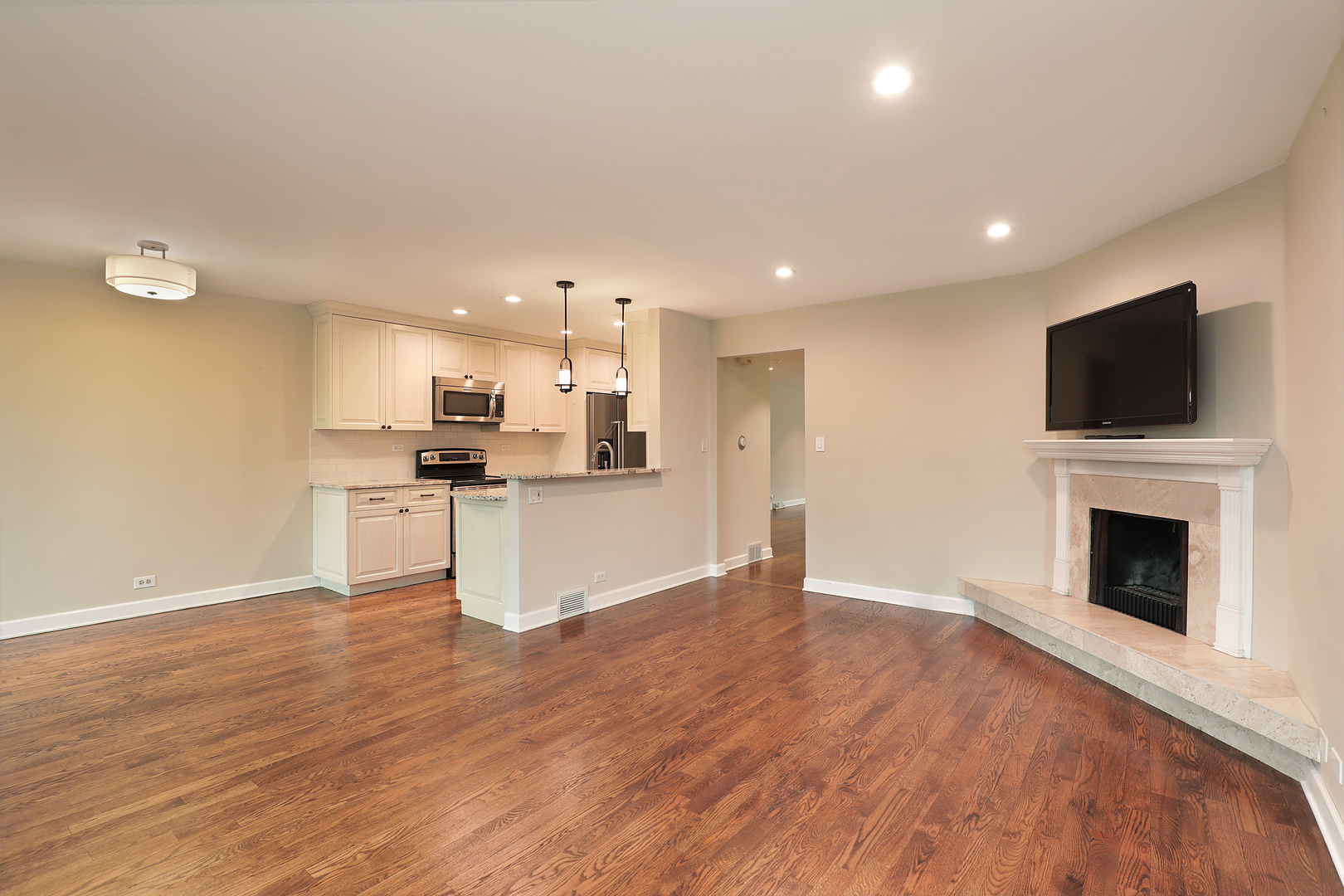 1150 Meadow Road Northbrook, IL 60062 - Photo 8 of 17 Gallery Image 8